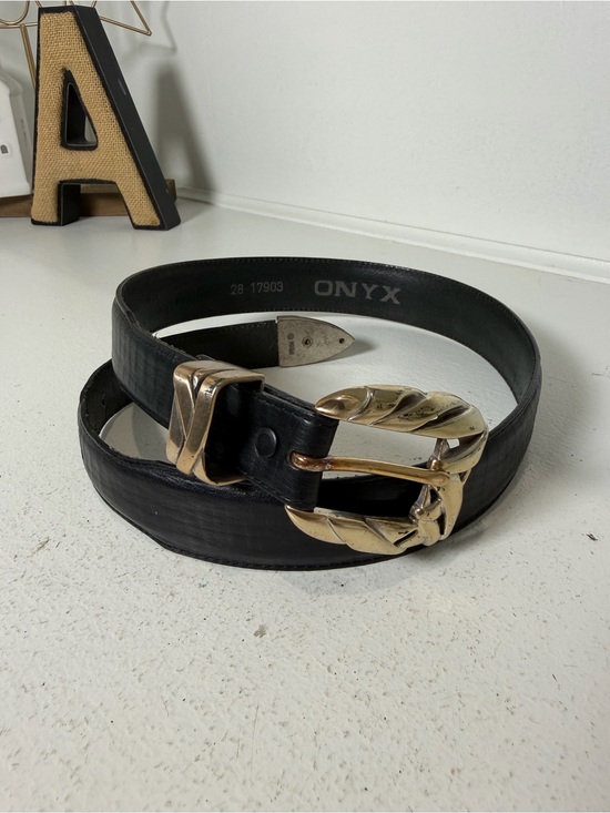 Onyx Accessories - Vintage 1994 Onyx Women's Black Leather Belt Gold Statement Buckle Size 28